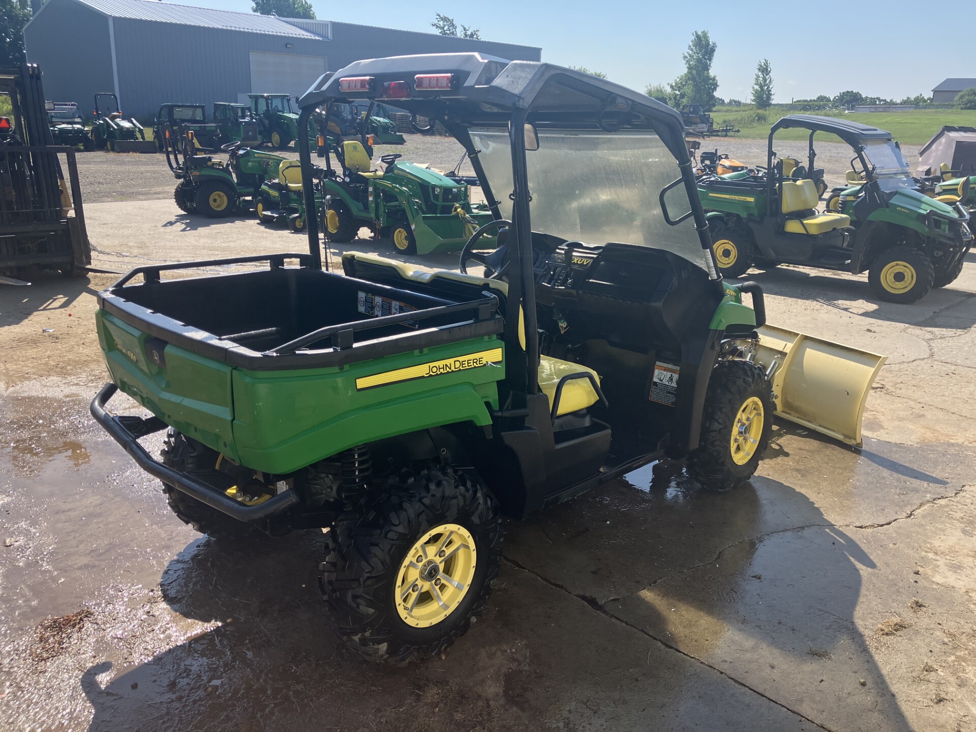 2013 John Deere XUV550 Image 2