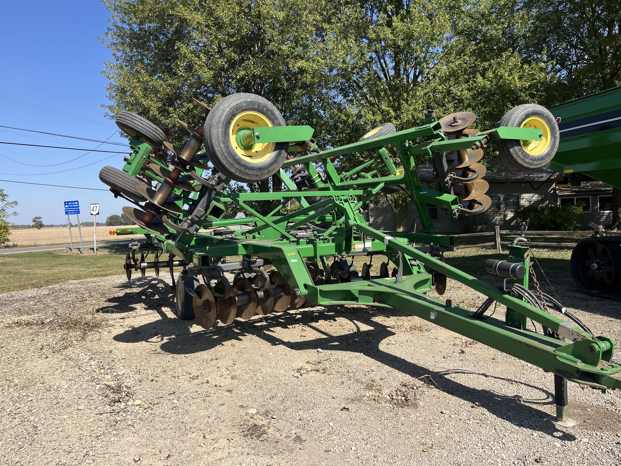 2010 John Deere 512 Image 2