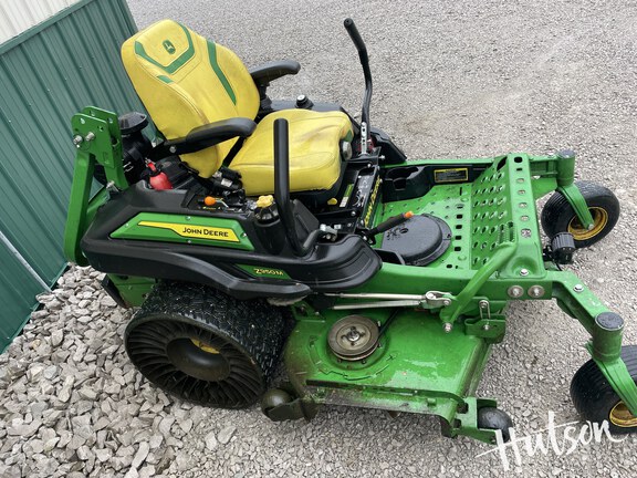 Photo of 2023 John Deere Z950M
