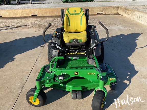 Photo of 2023 John Deere Z950M