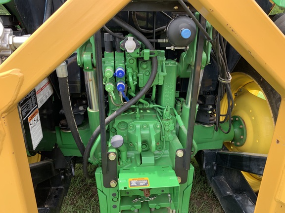 2022 John Deere 6110M Photo 9