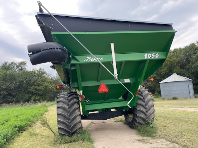 2010 Demco 1050 Image 6