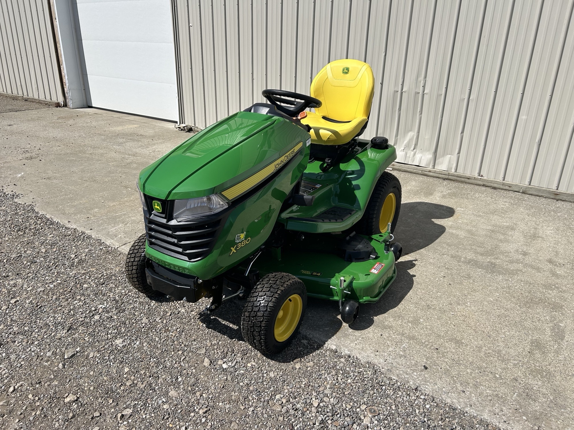 2025 John Deere X380 Image 3