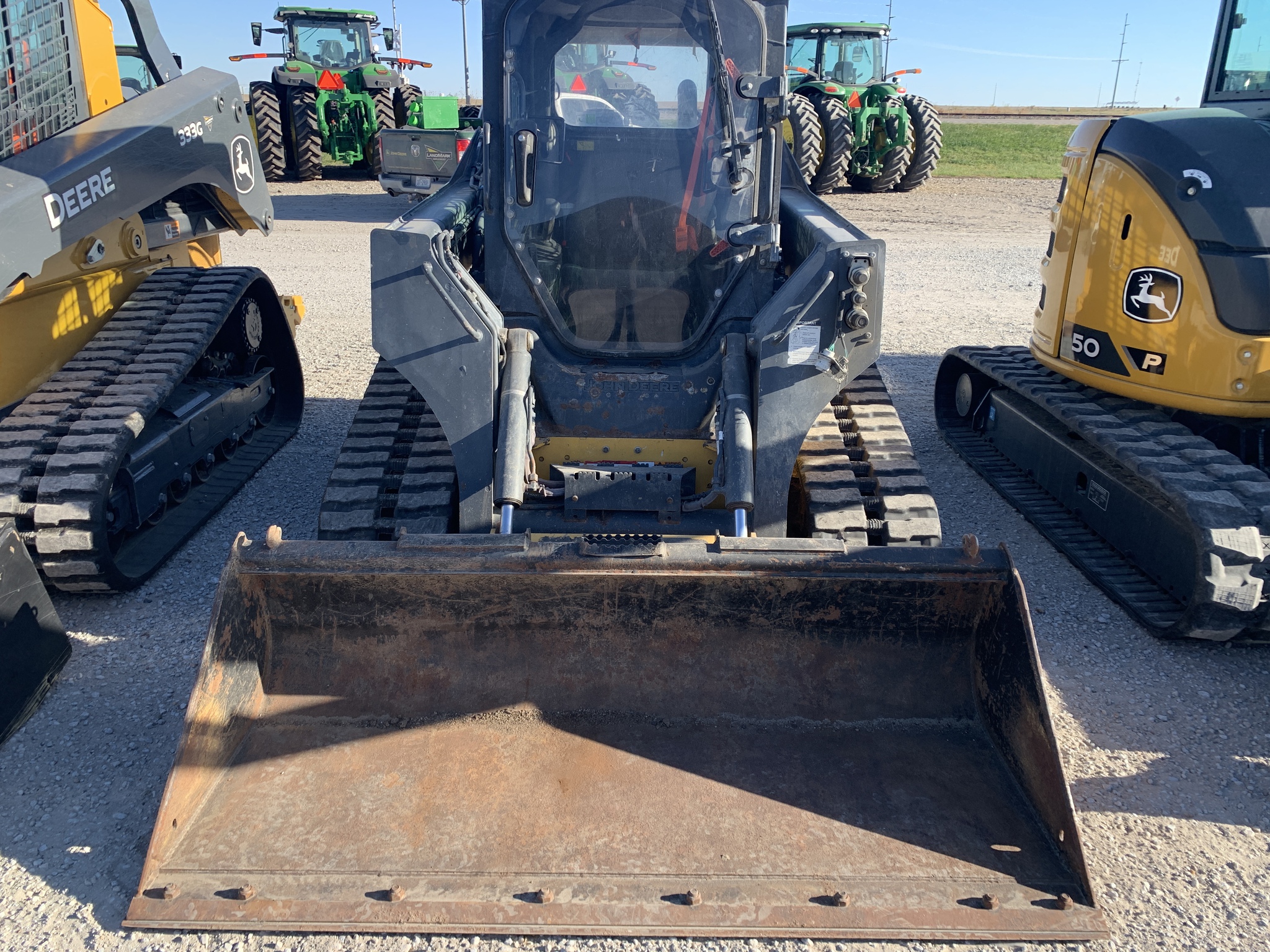 2022 John Deere 325G Image 1