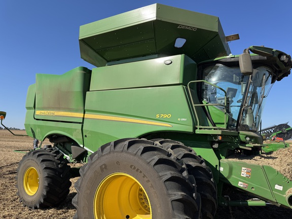 2023 John Deere S790 - Photo13