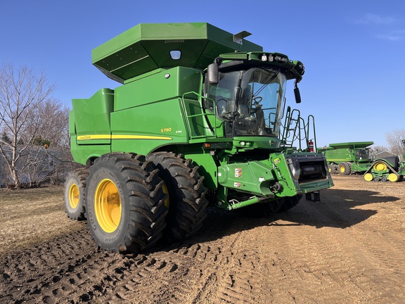  John Deere S790