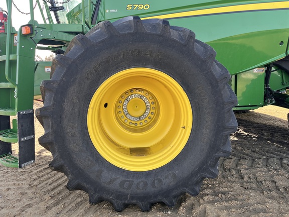 2023 John Deere S790 - Photo9