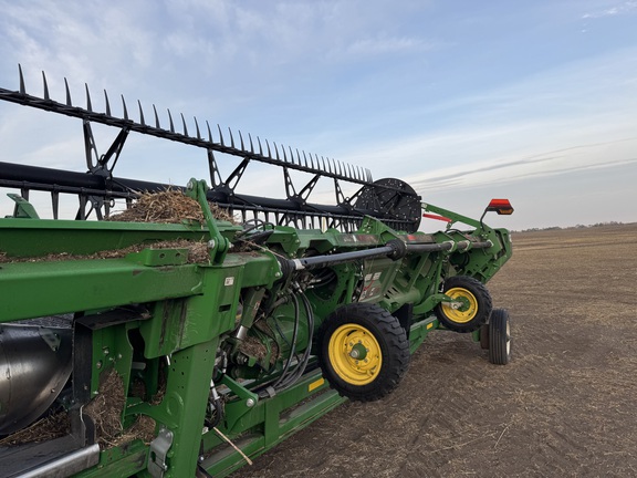 Used 2022 John Deere HD45R Combine Platforms at Horizon Ag & Turf in Edmonton West, AB - Photo6