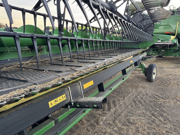 Used 2022 John Deere HD45R Combine Platforms at Horizon Ag & Turf in Edmonton West, AB - Photo10