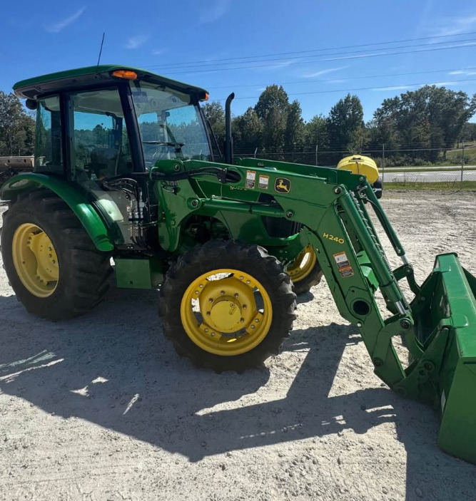 2013 John Deere 5055E Image 2