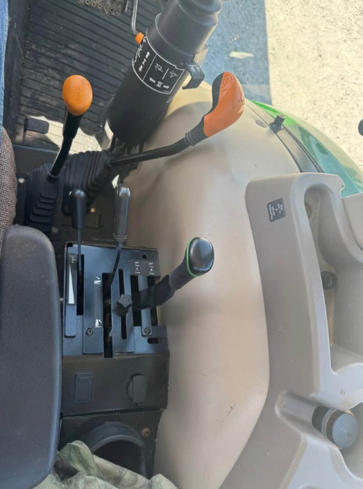 2013 John Deere 5055E Image 5