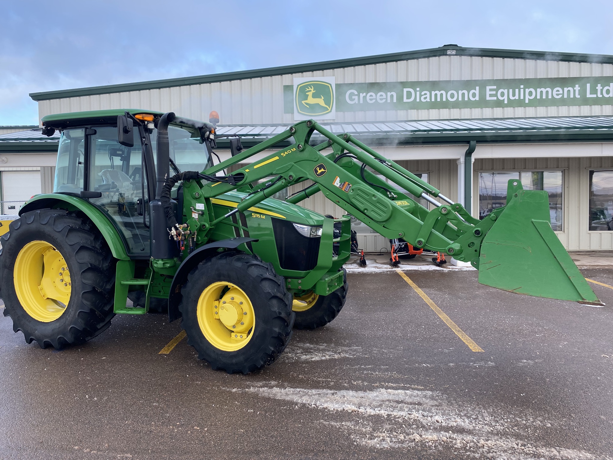 2019 John Deere 5115M Image 3