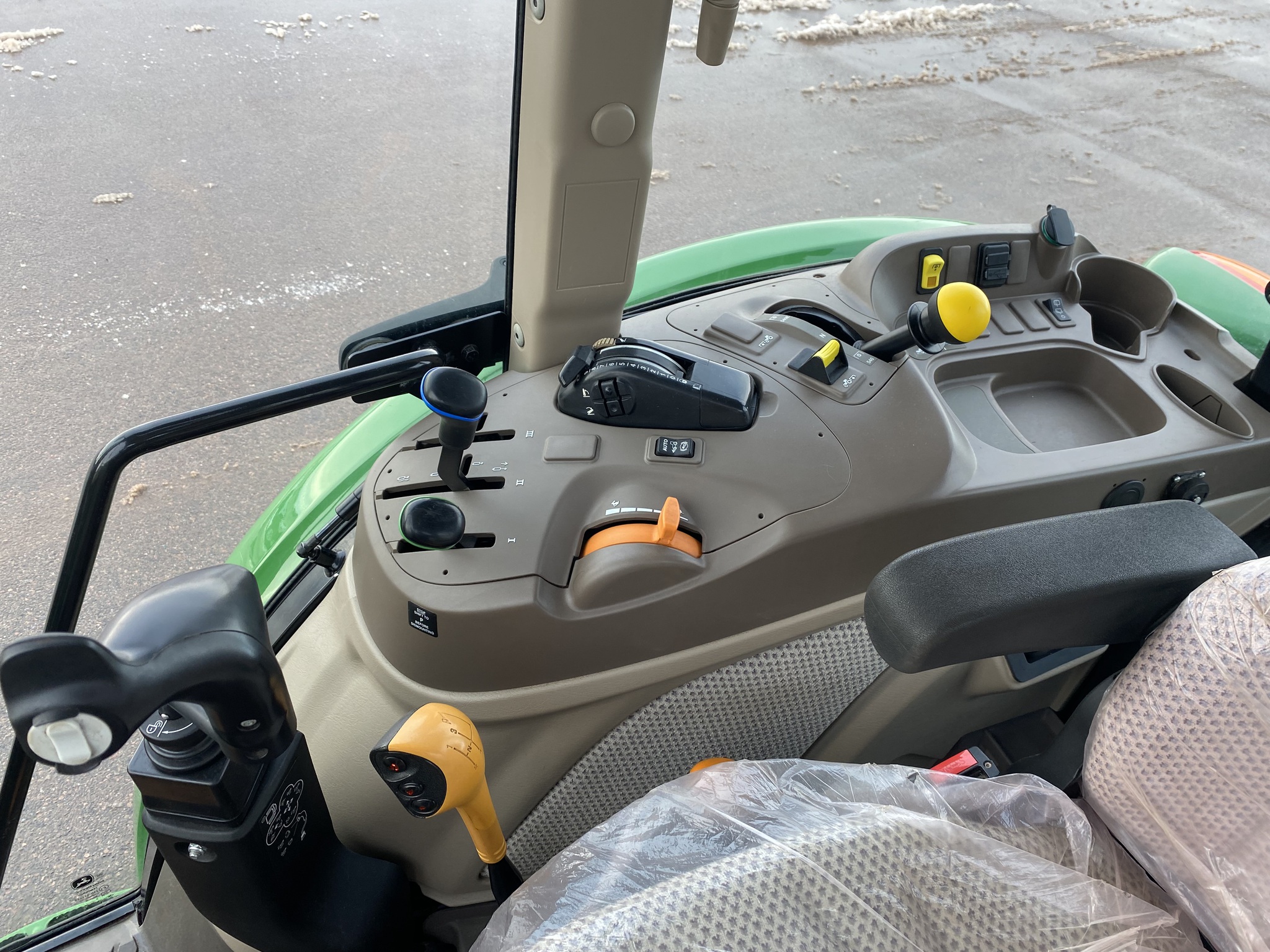 2019 John Deere 5115M Image 7