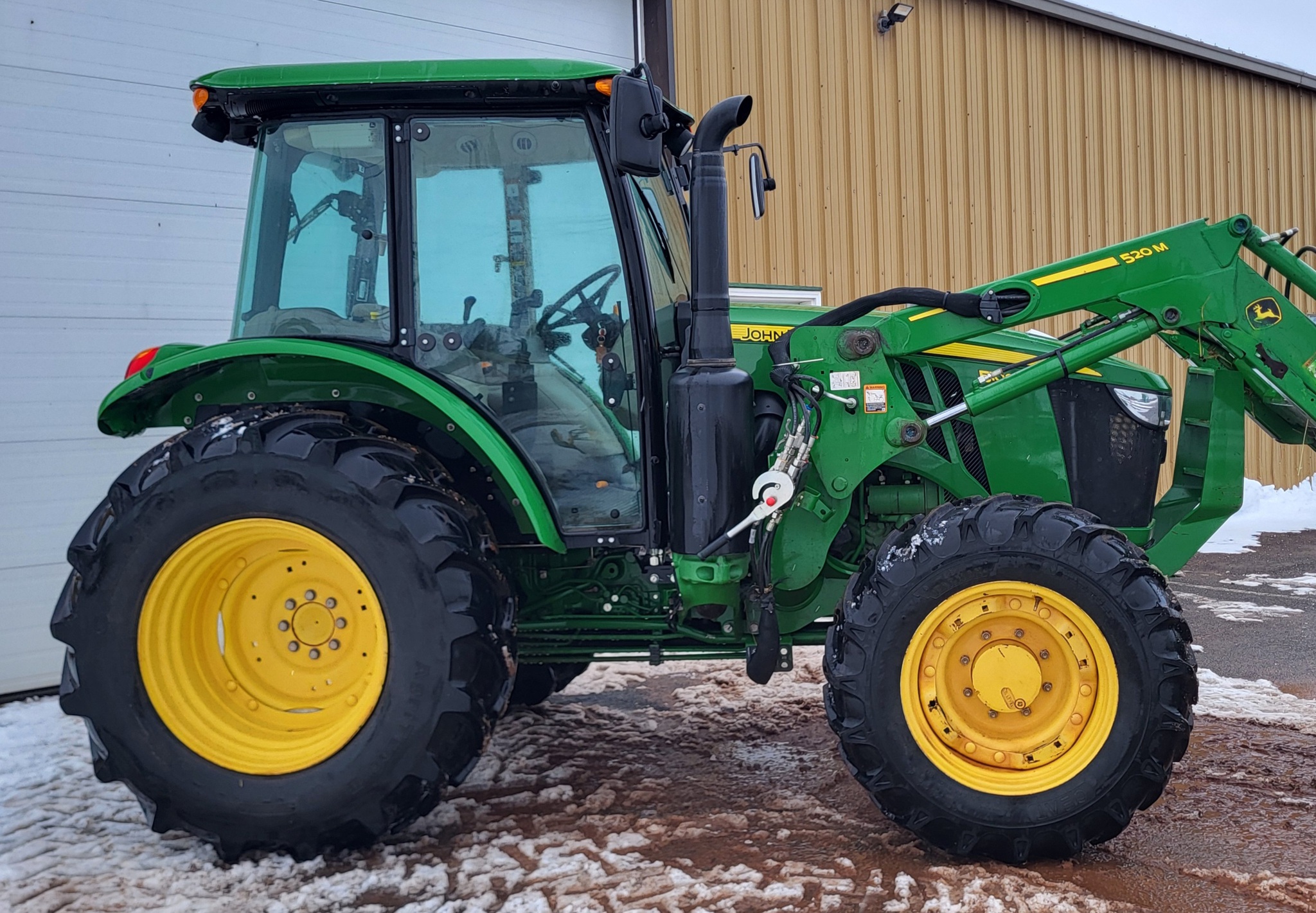 2022 John Deere 5100E Image 3