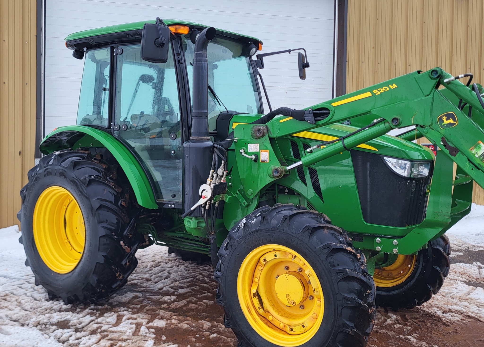 2022 John Deere 5100E Image 2