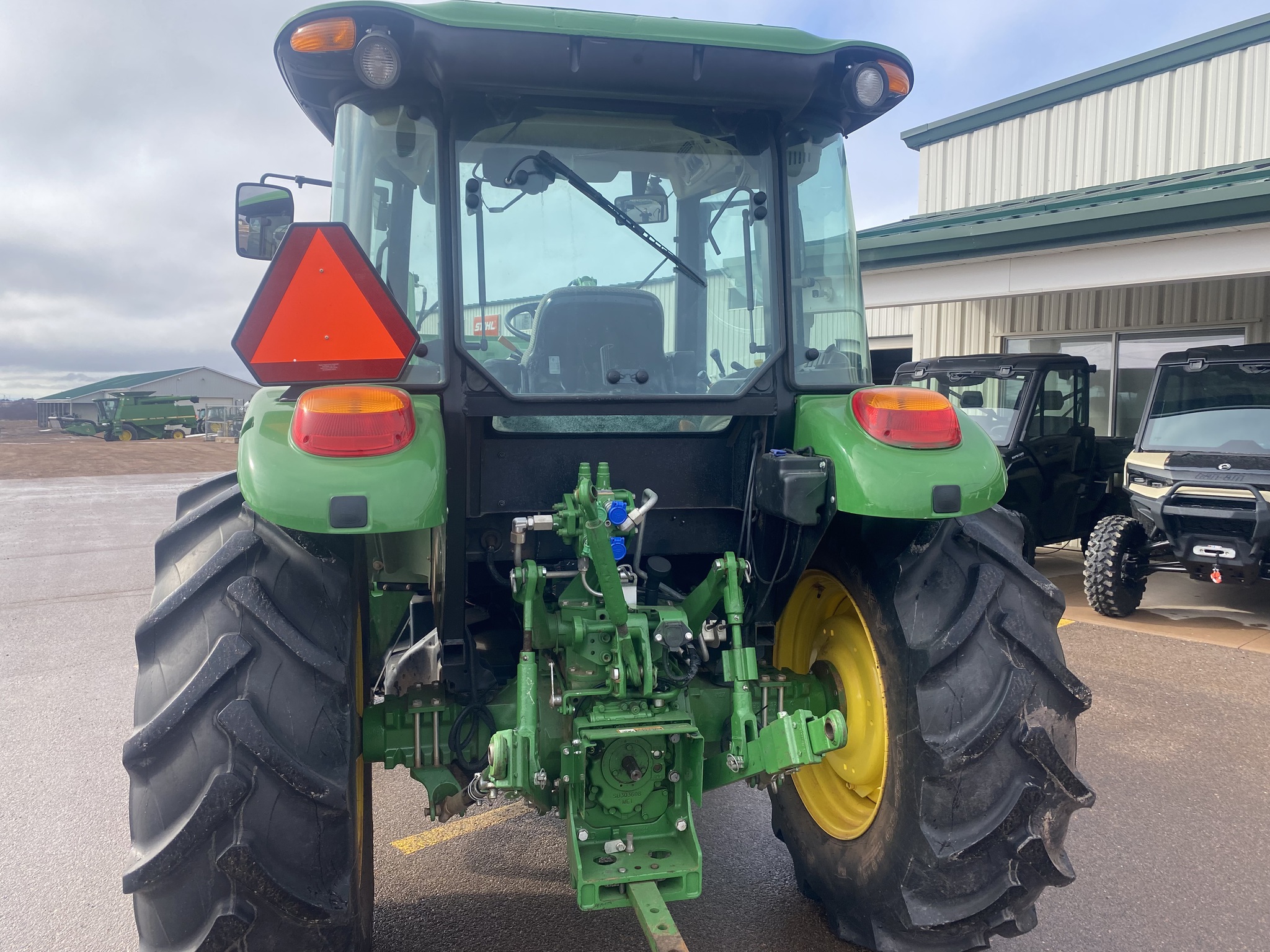 2022 John Deere 5100E Image 16