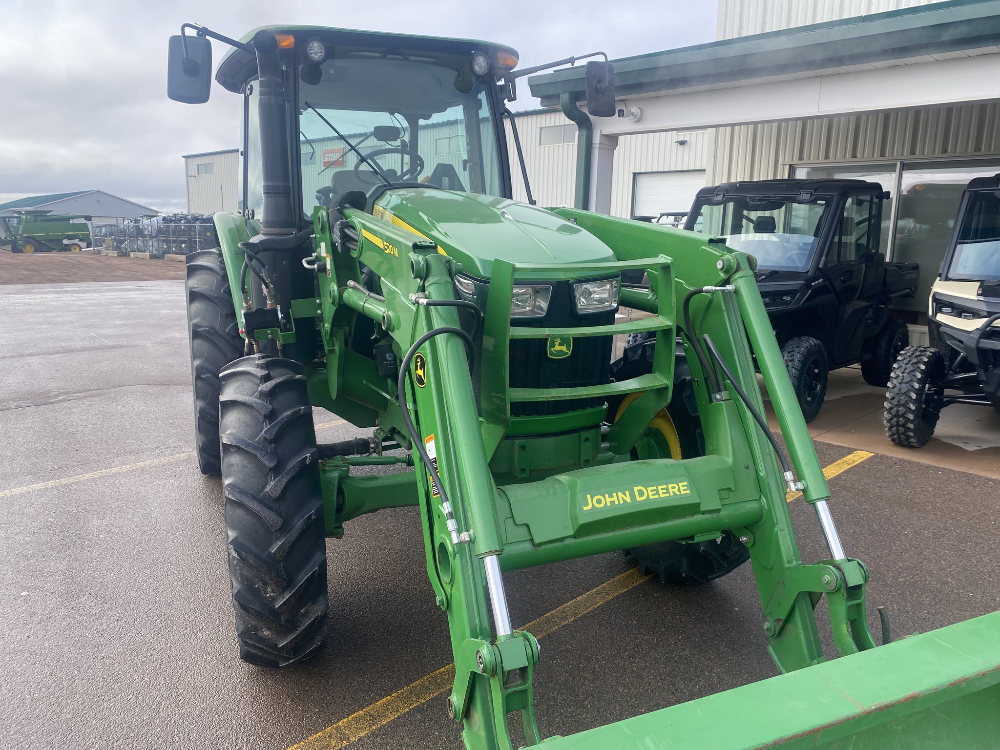 2022 John Deere 5100E Image 7
