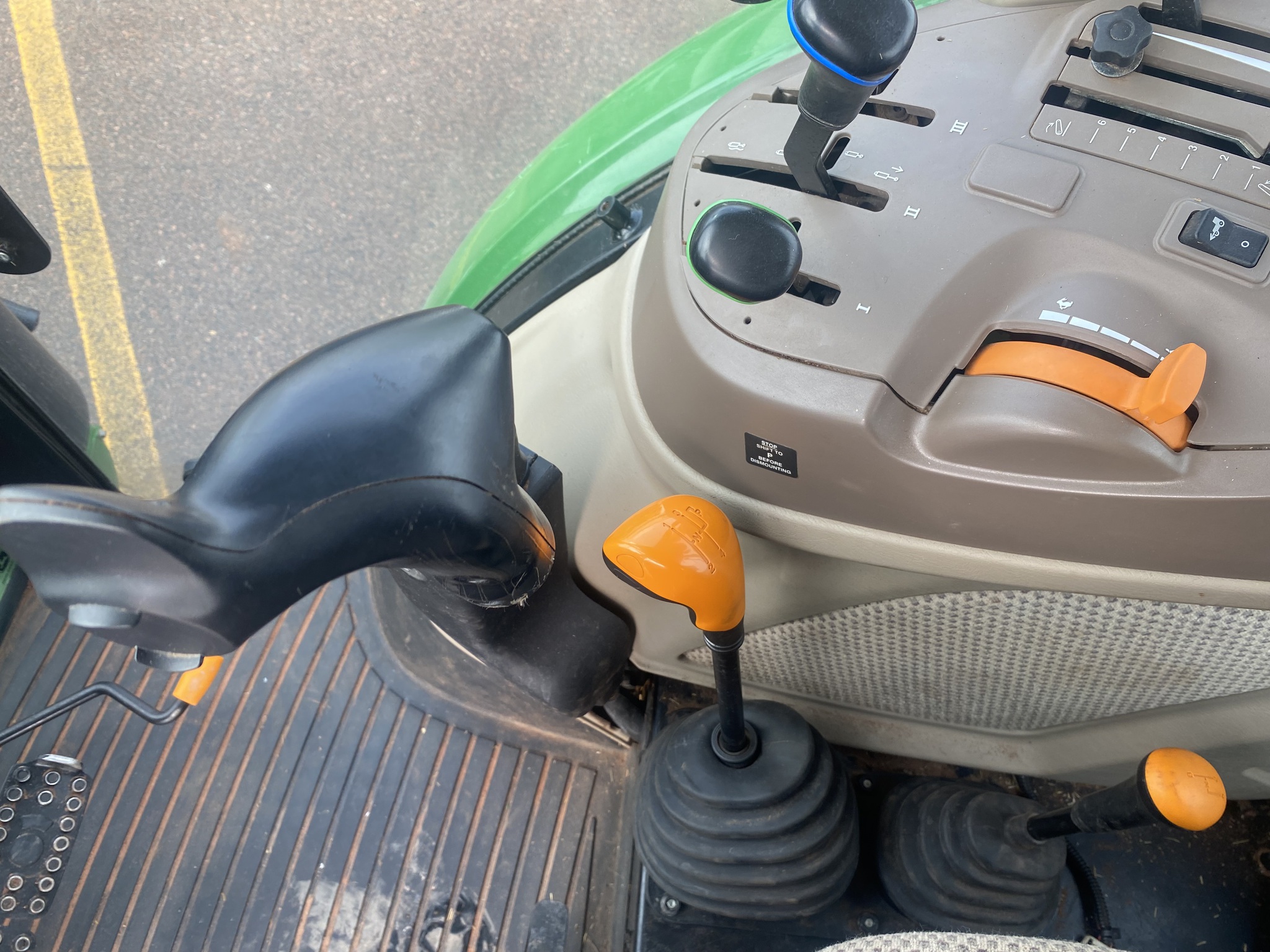 2022 John Deere 5100E Image 20