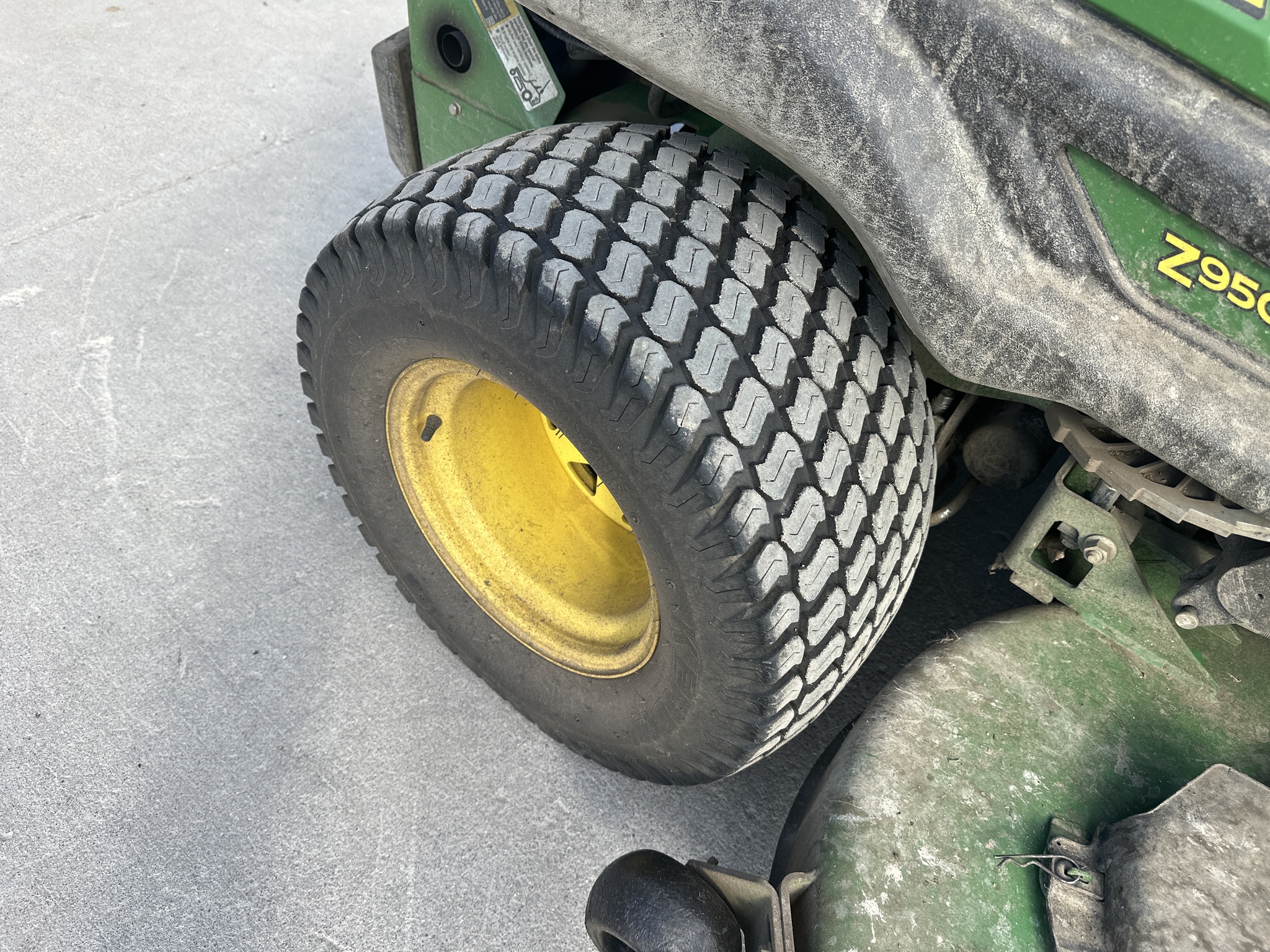 2023 John Deere Z950R Image 20