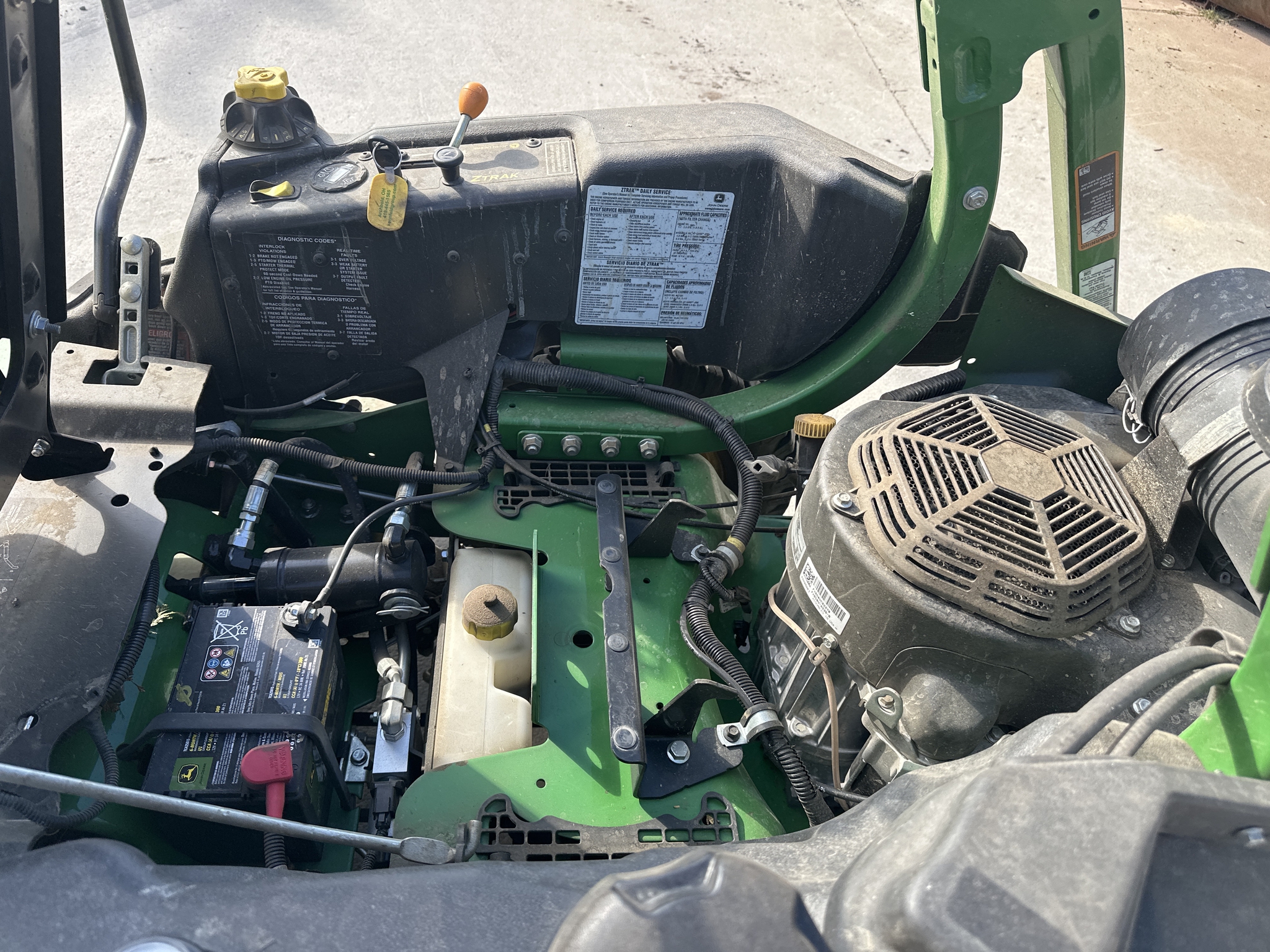 2023 John Deere Z950R Image 12