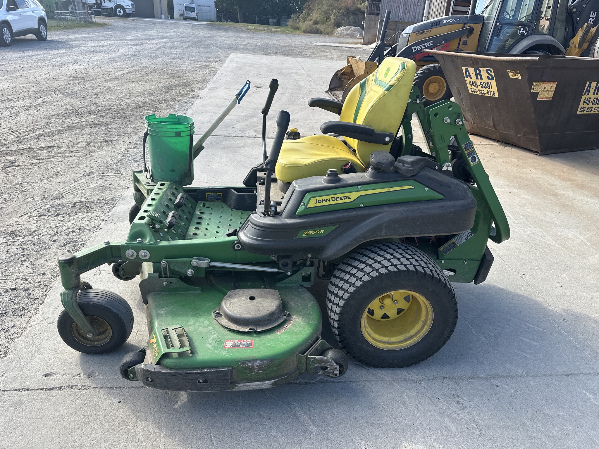 2023 John Deere Z950R Image 2