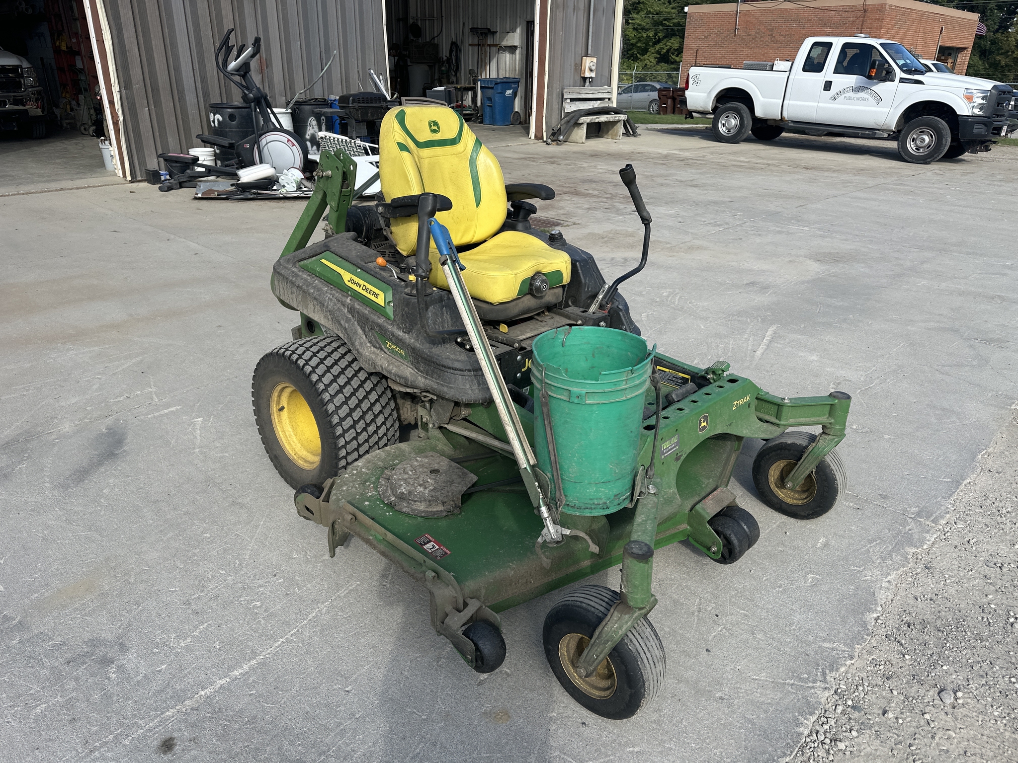 2023 John Deere Z950R Image 7