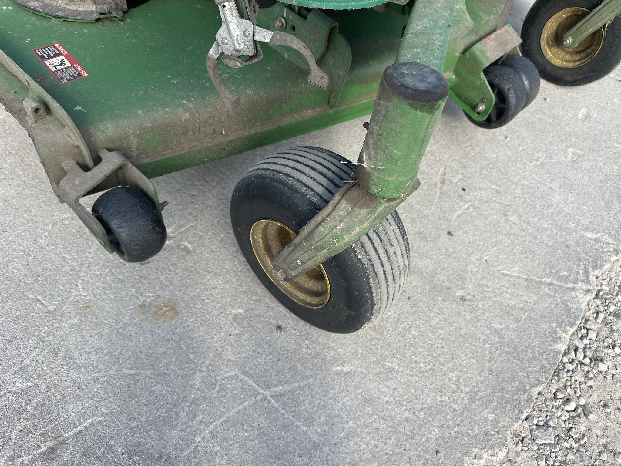 2023 John Deere Z950R Image 18