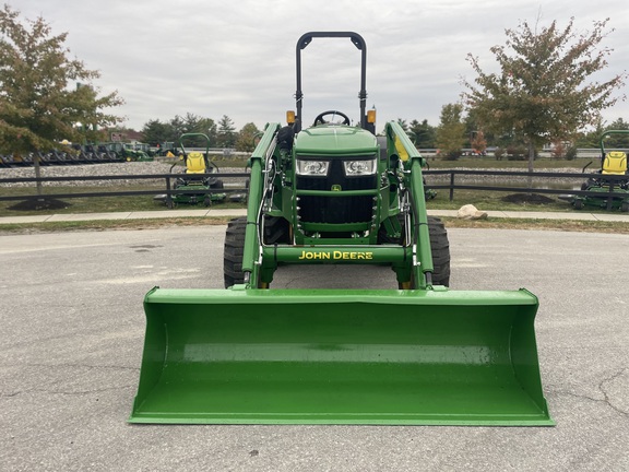 2022 John-Deere 4052M