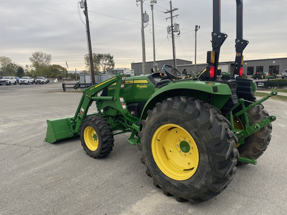 2022 John-Deere 4052M