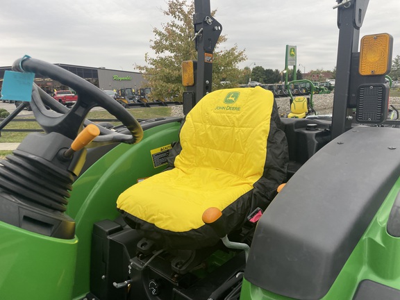 2022 John-Deere 4052M