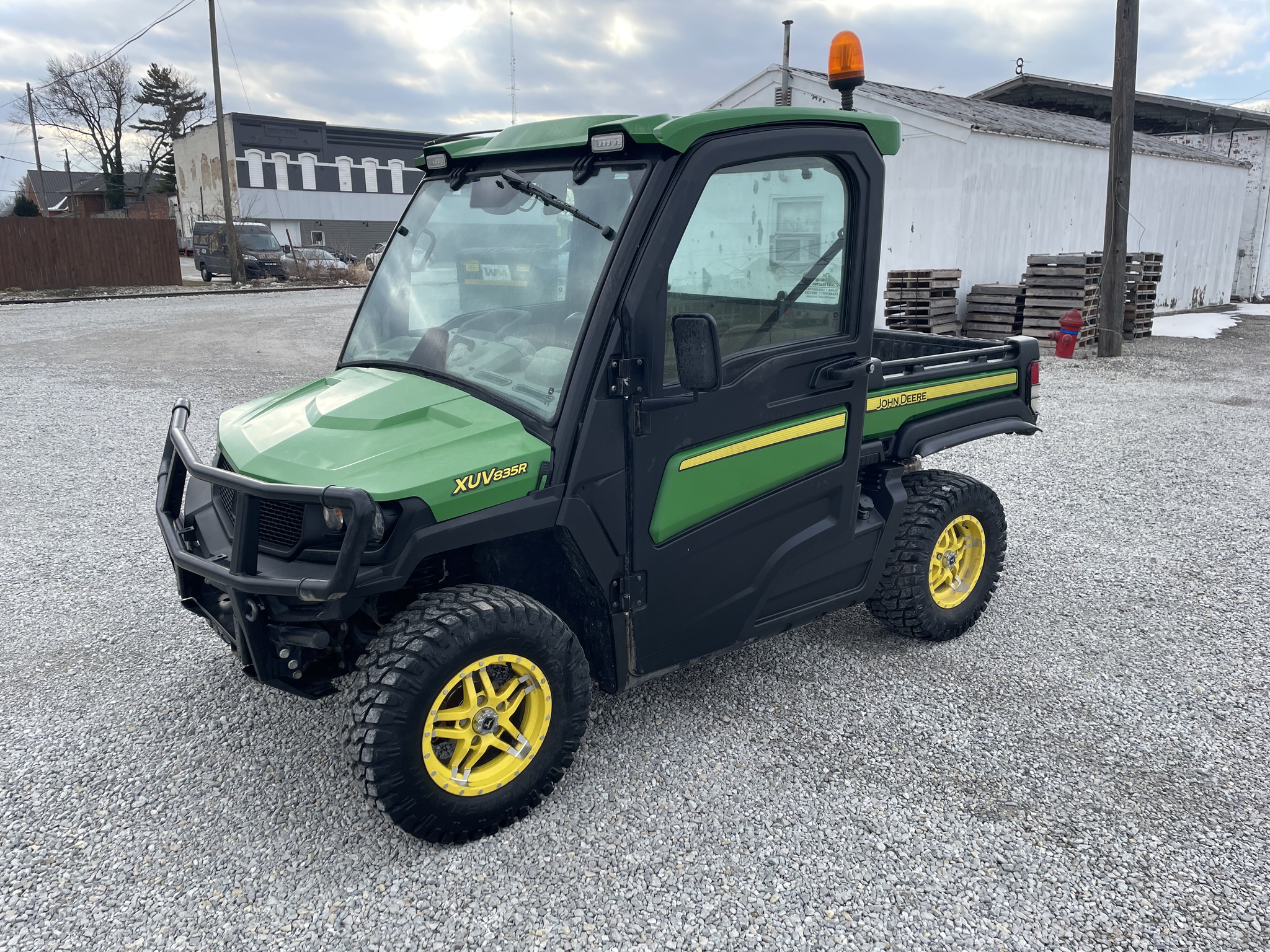 2018 John Deere XUV 835R Image 1