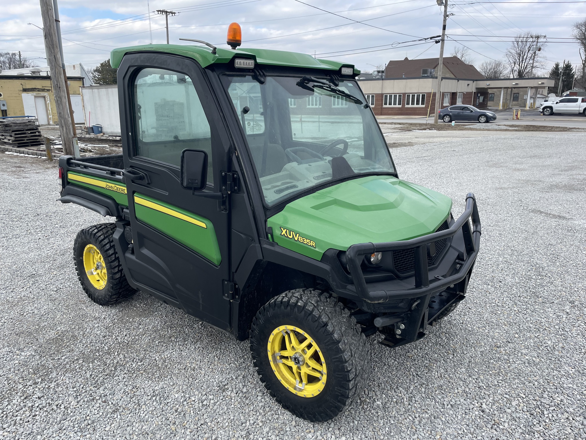 2018 John Deere XUV 835R Image 3