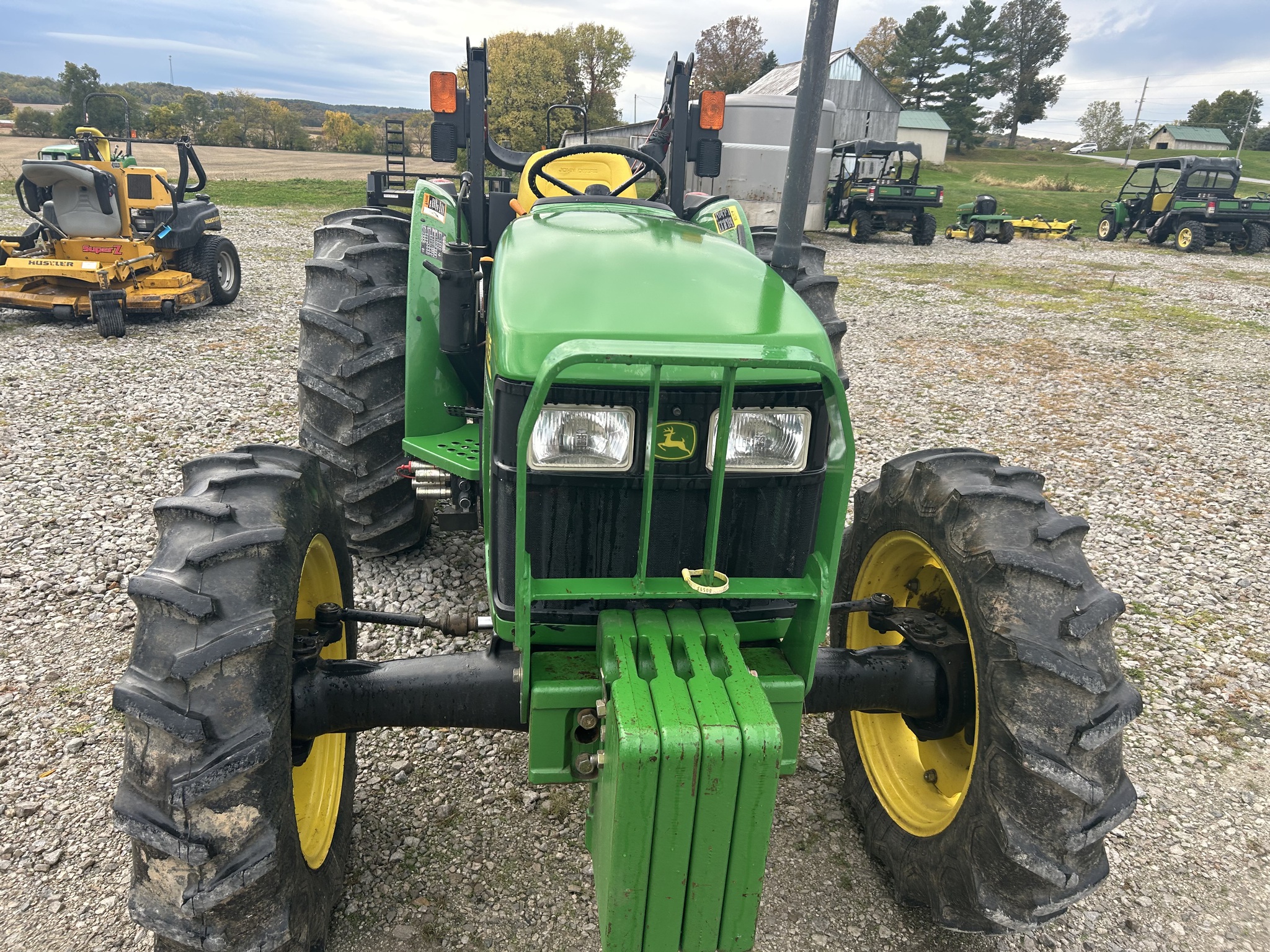 2004 John Deere 5105 Image 2