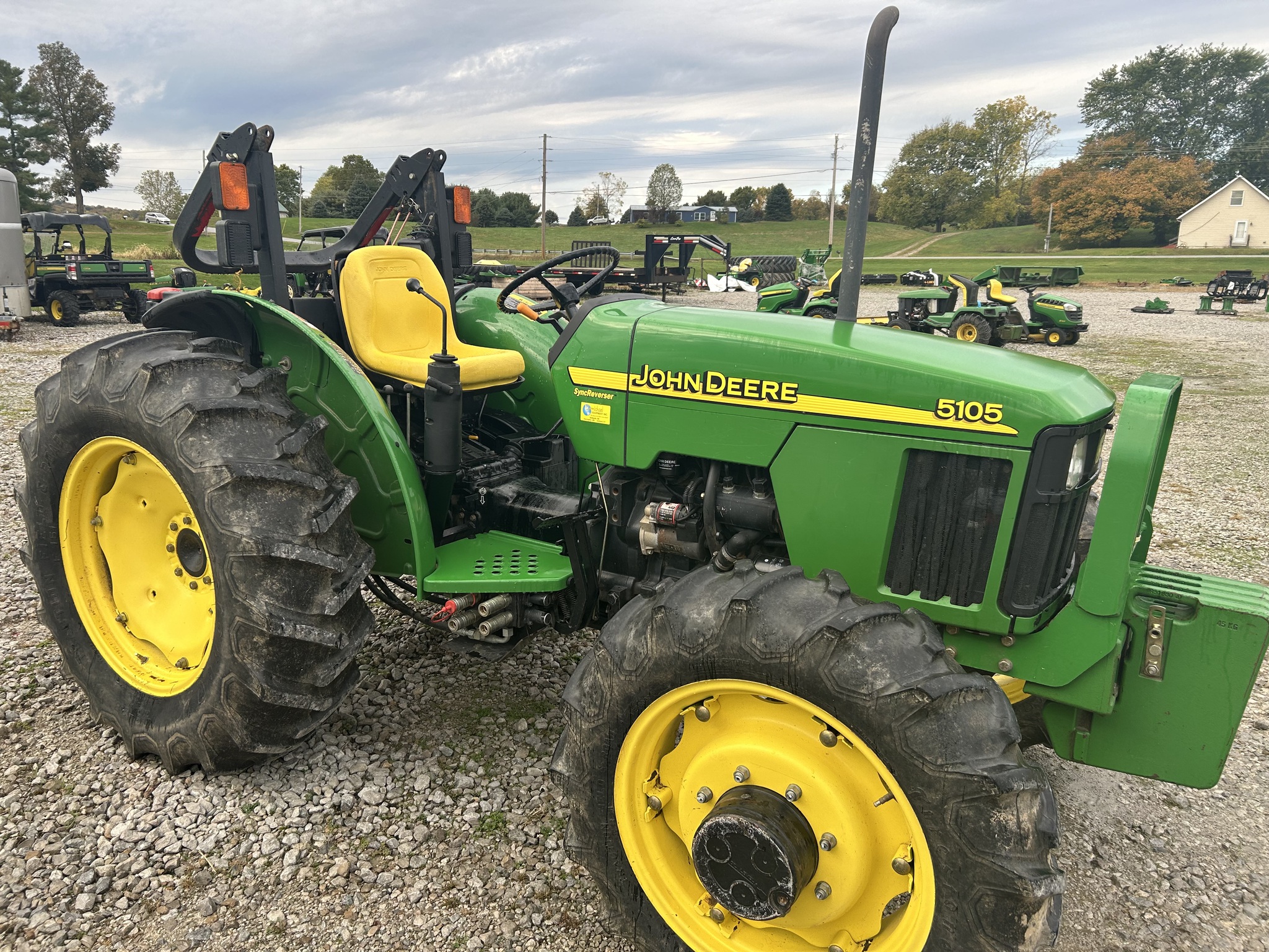2004 John Deere 5105 Image 3