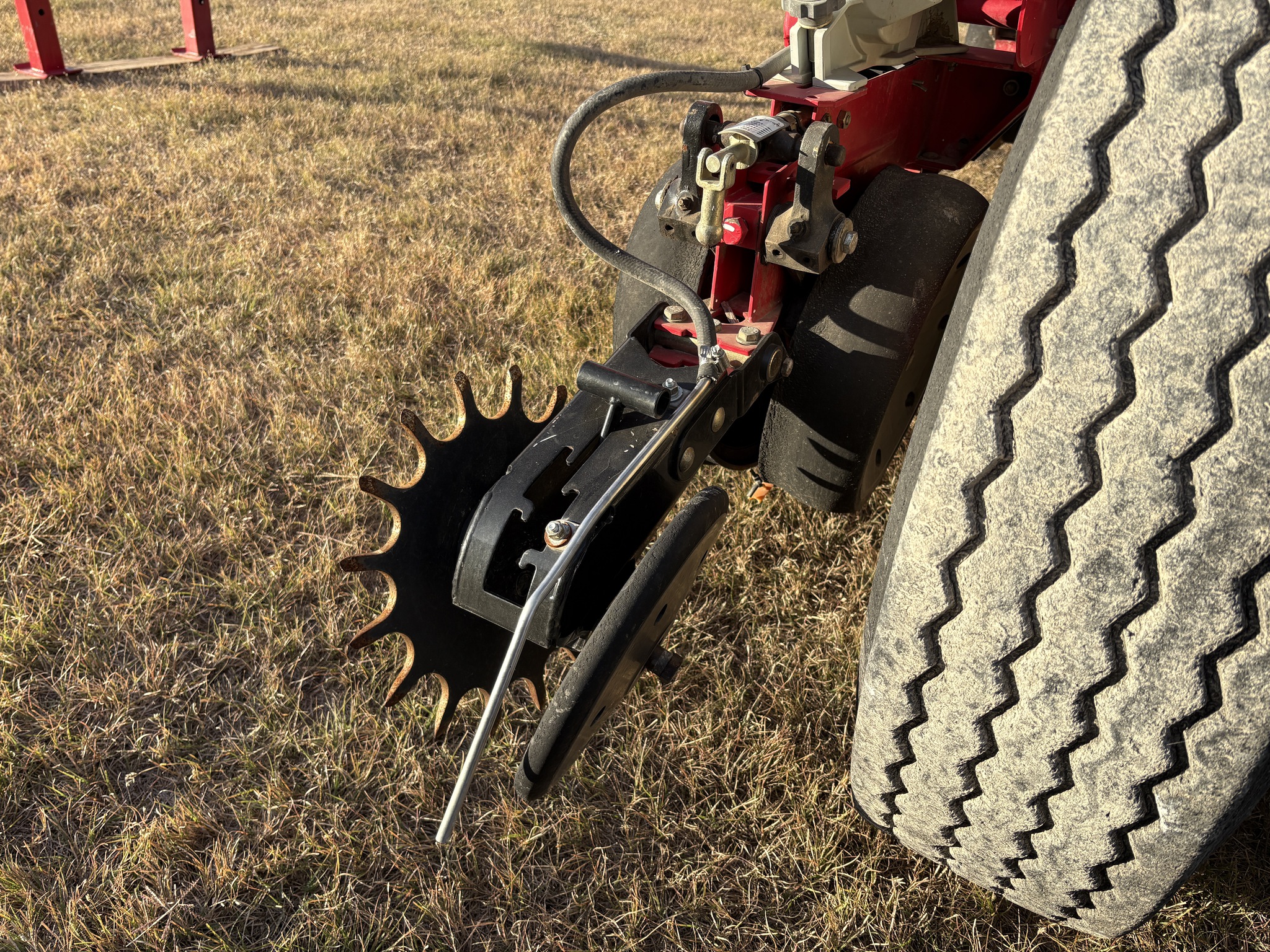 2012 White 8824 Image 8