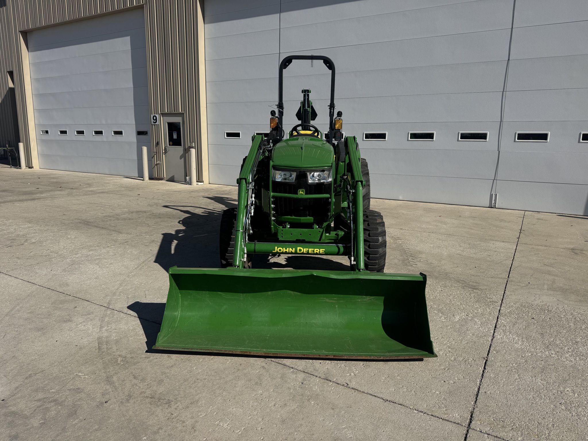 2022 John Deere 4044M Image 2