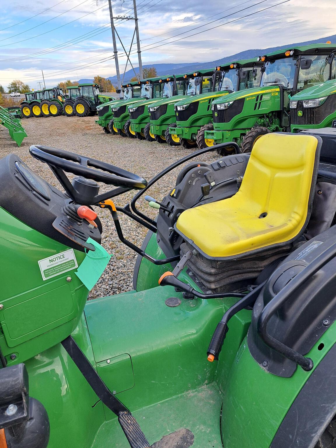 2020 John Deere 5075GN Image 3