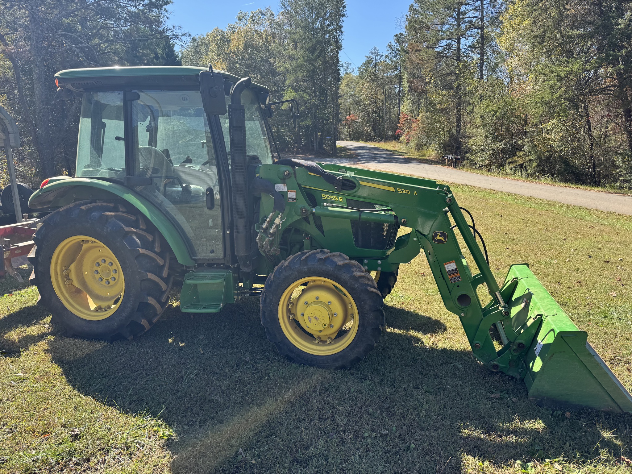 2021 John Deere 5055E Image 3