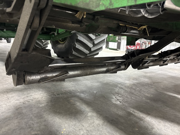 Used 2014 John Deere 608C Corn and Row Crop headers at Koenig Equipment in Oxford, OH - Photo2