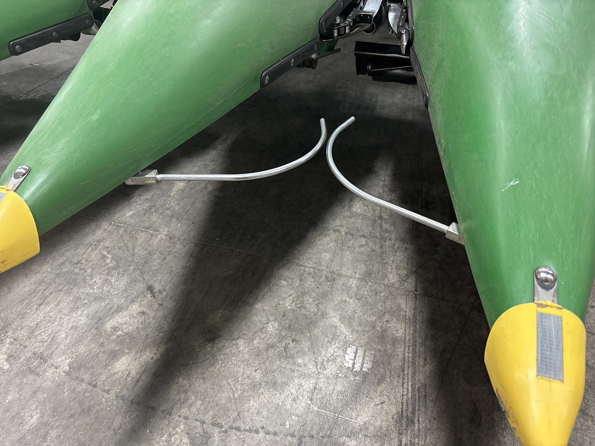 Used 2014 John Deere 608C Corn and Row Crop headers at Koenig Equipment in Oxford, OH - PhotoXL6