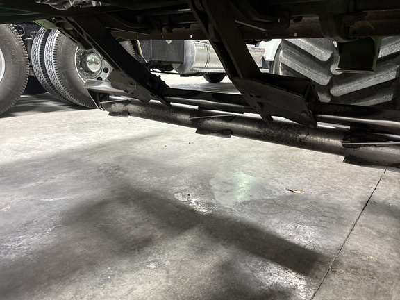 Used 2014 John Deere 608C Corn and Row Crop headers at Koenig Equipment in Oxford, OH - Photo10