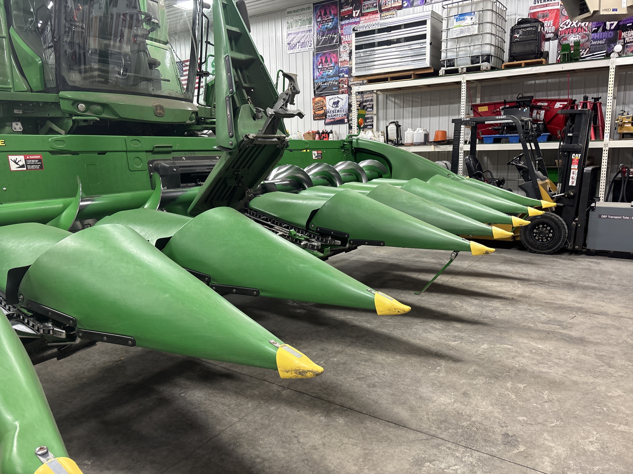 Used 2014 John Deere 608C Corn and Row Crop headers at Koenig Equipment in Oxford, OH - PhotoXL14