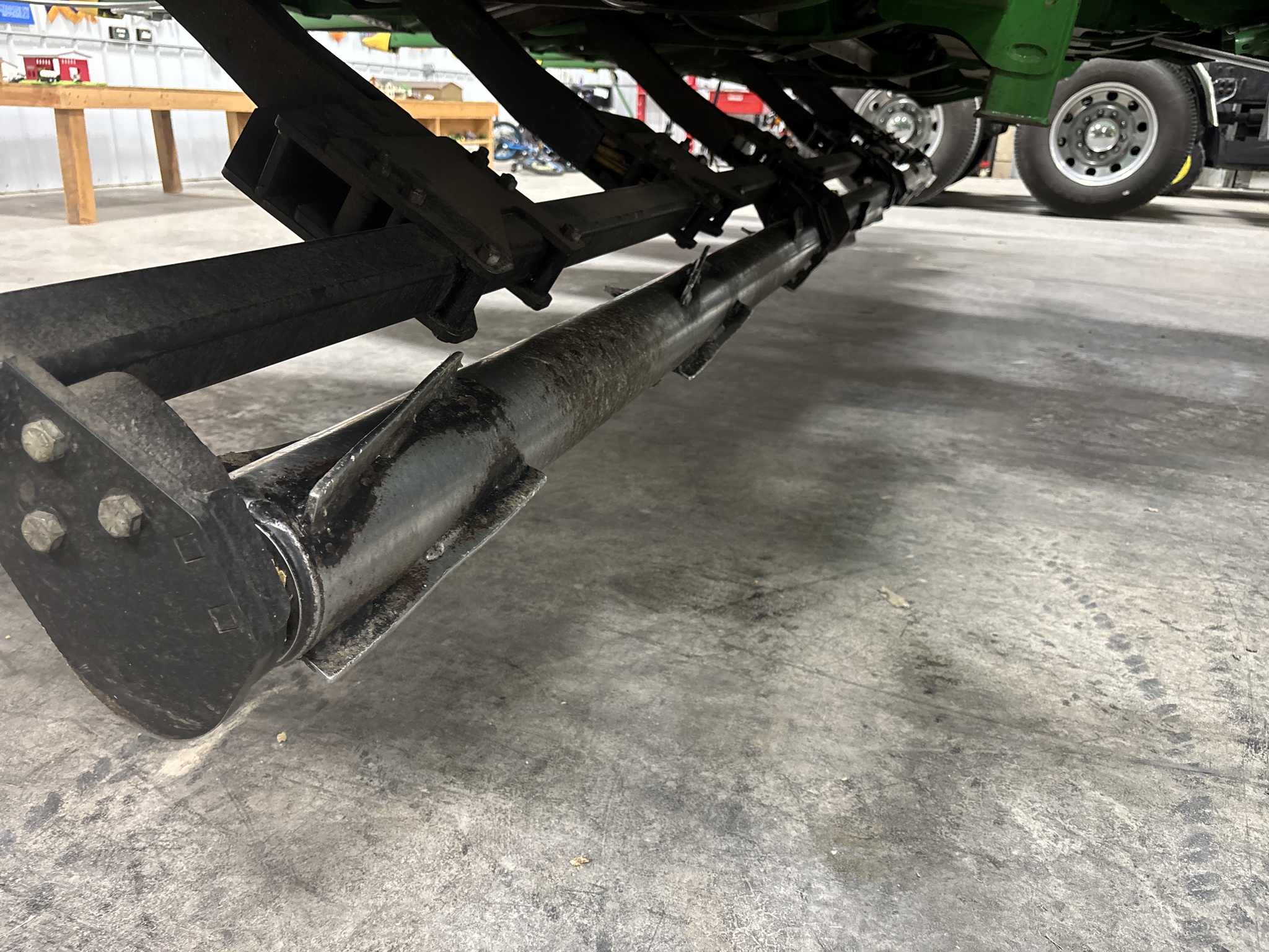 Used 2014 John Deere 608C Corn and Row Crop headers at Koenig Equipment in Oxford, OH - PhotoXL15