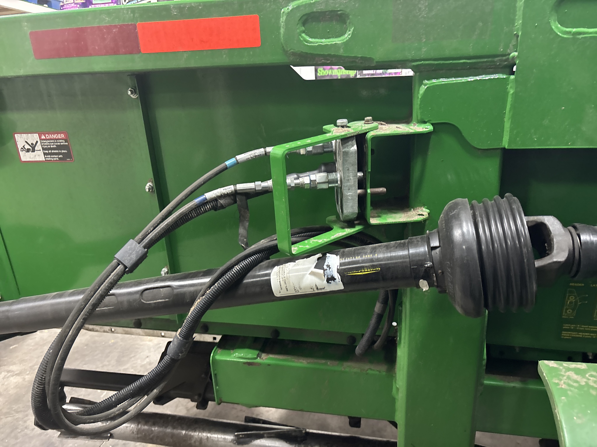 Used 2014 John Deere 608C Corn and Row Crop headers at Koenig Equipment in Oxford, OH - PhotoXL16