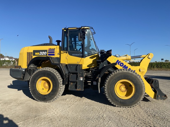 2022 Komatsu WA320