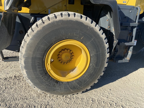 2022 Komatsu WA320
