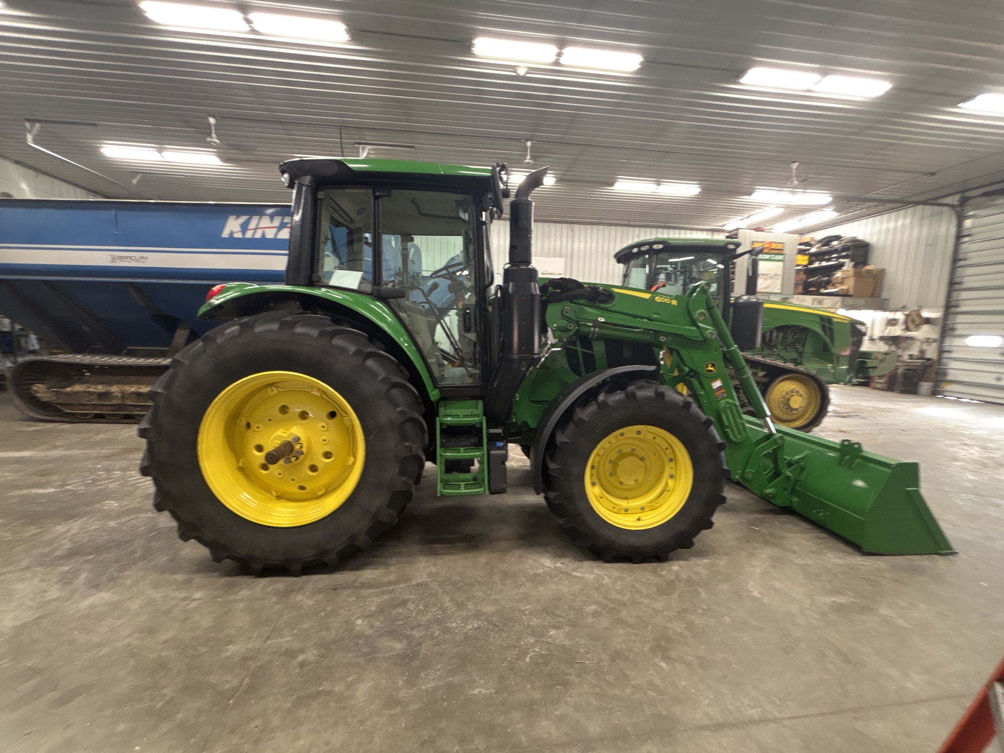 Used 2020 John Deere 6120M Utility Tractors at Koenig Equipment in Urbana, OH - PhotoXL4