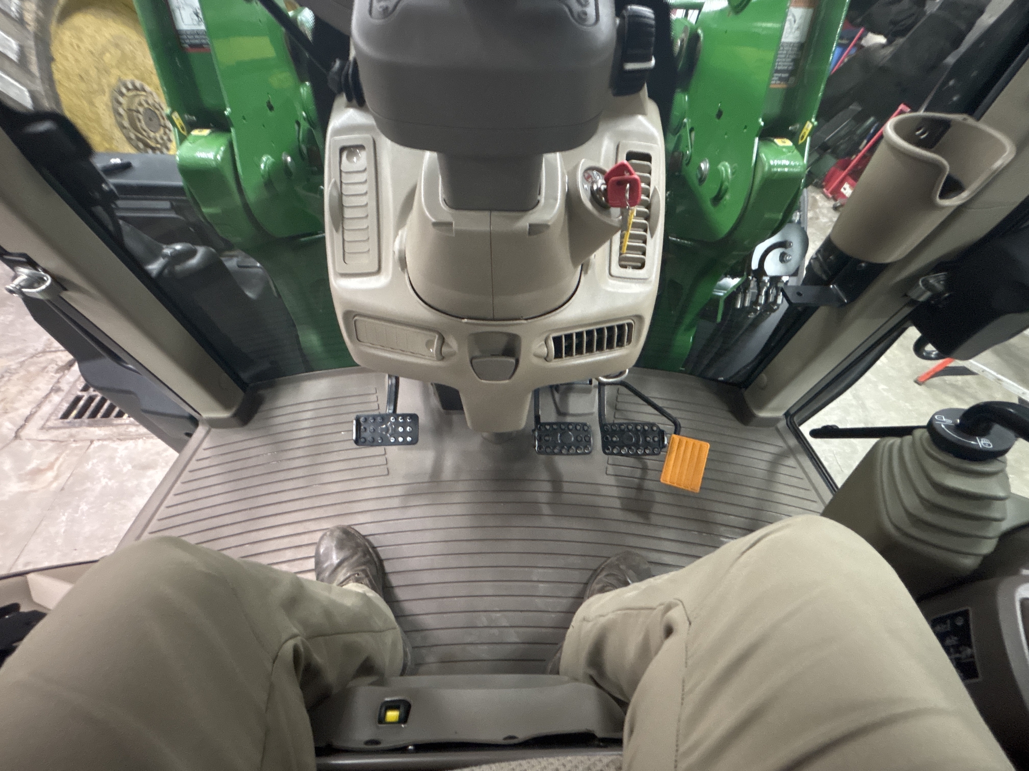 Used 2020 John Deere 6120M Utility Tractors at Koenig Equipment in Urbana, OH - PhotoXL34