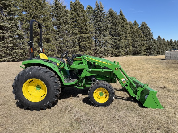 2025 John Deere 4044M - Photo2