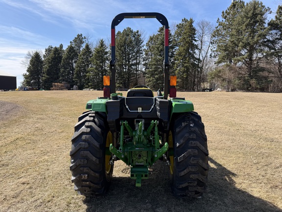 2025 John Deere 4044M - Photo4